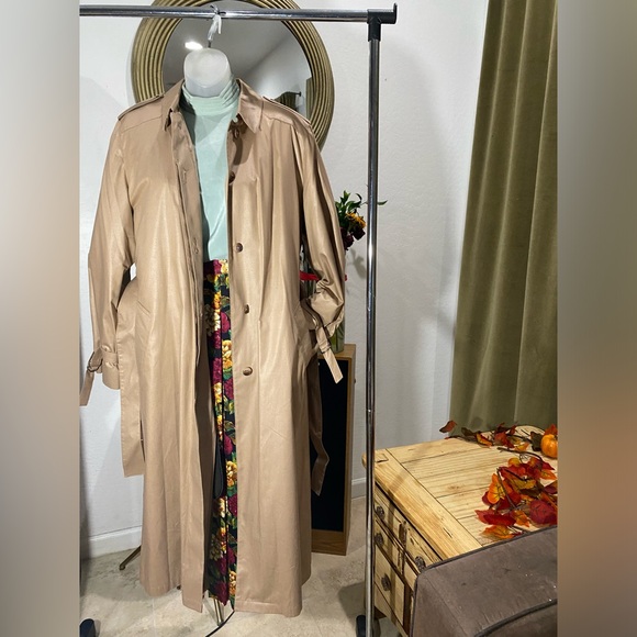 London Fog Trench Coat - Picture 1 of 12